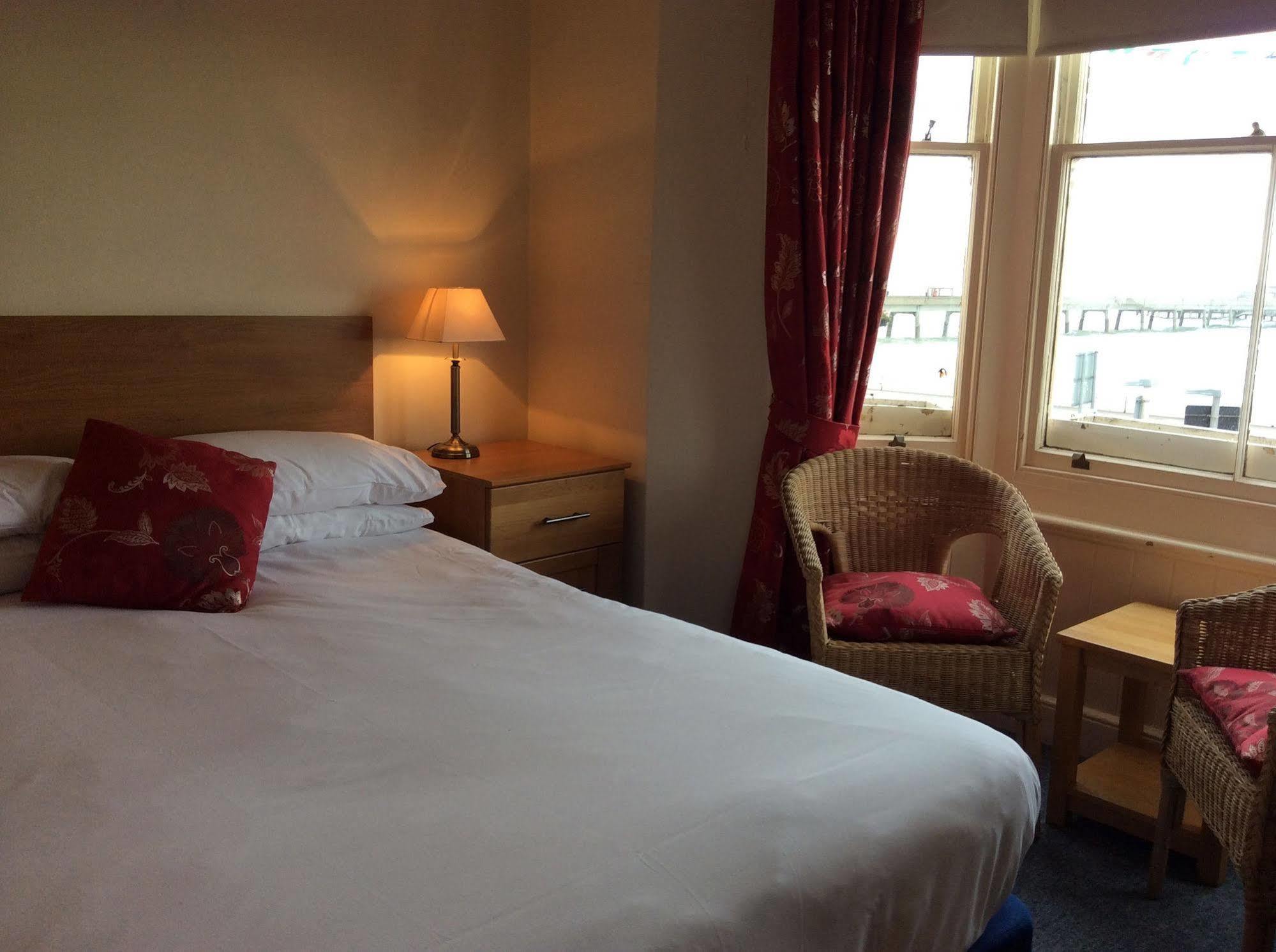 ディール The Kings Head Bed & Breakfast エクステリア 写真