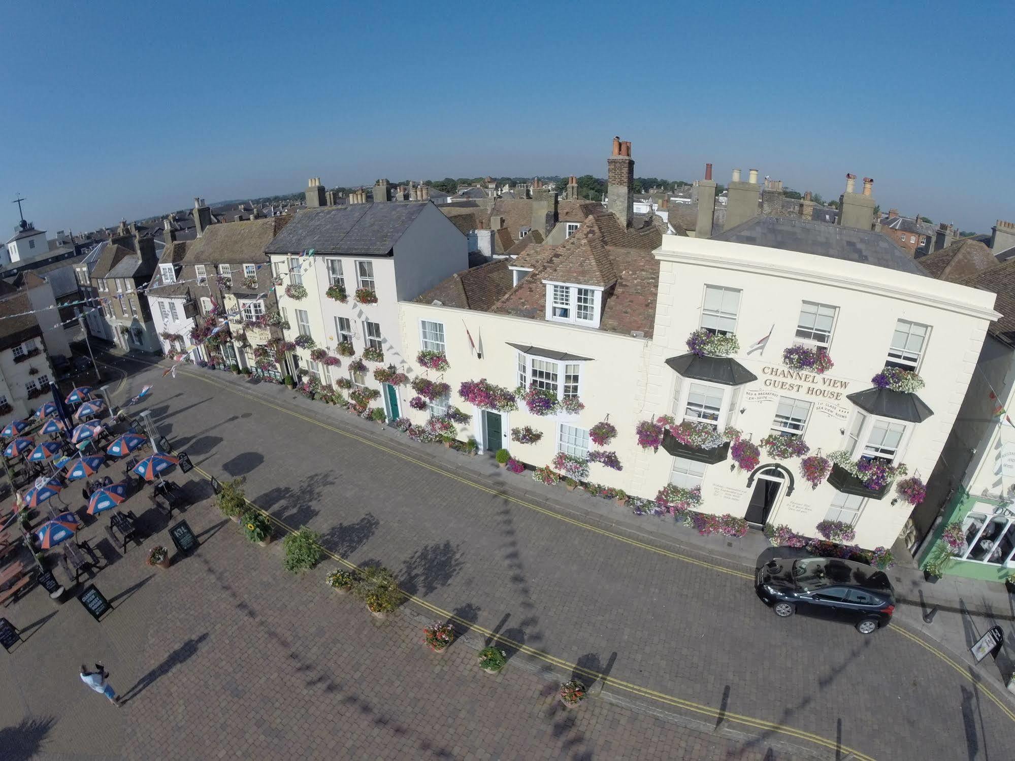 ディール The Kings Head Bed & Breakfast エクステリア 写真