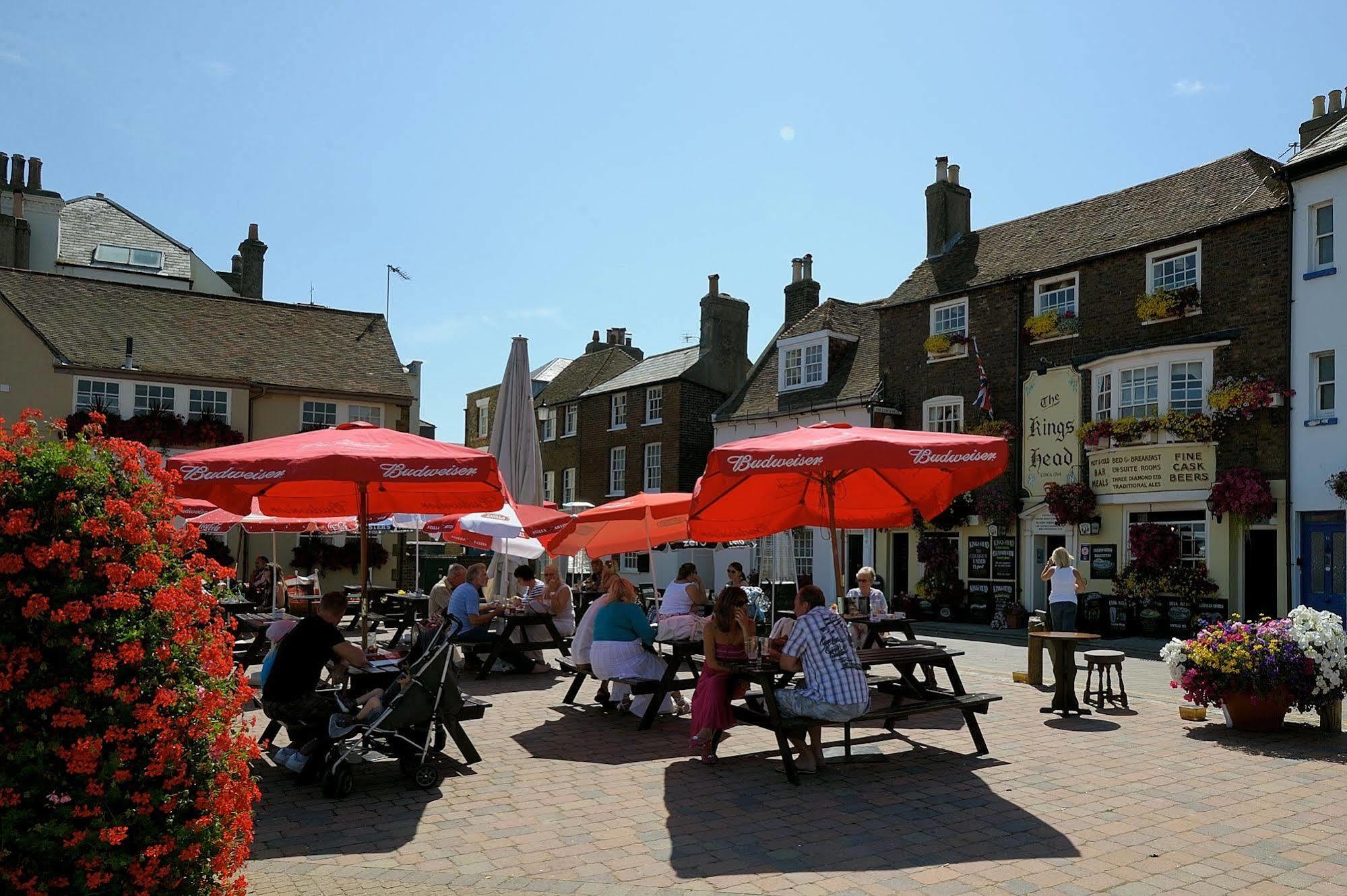 ディール The Kings Head Bed & Breakfast エクステリア 写真